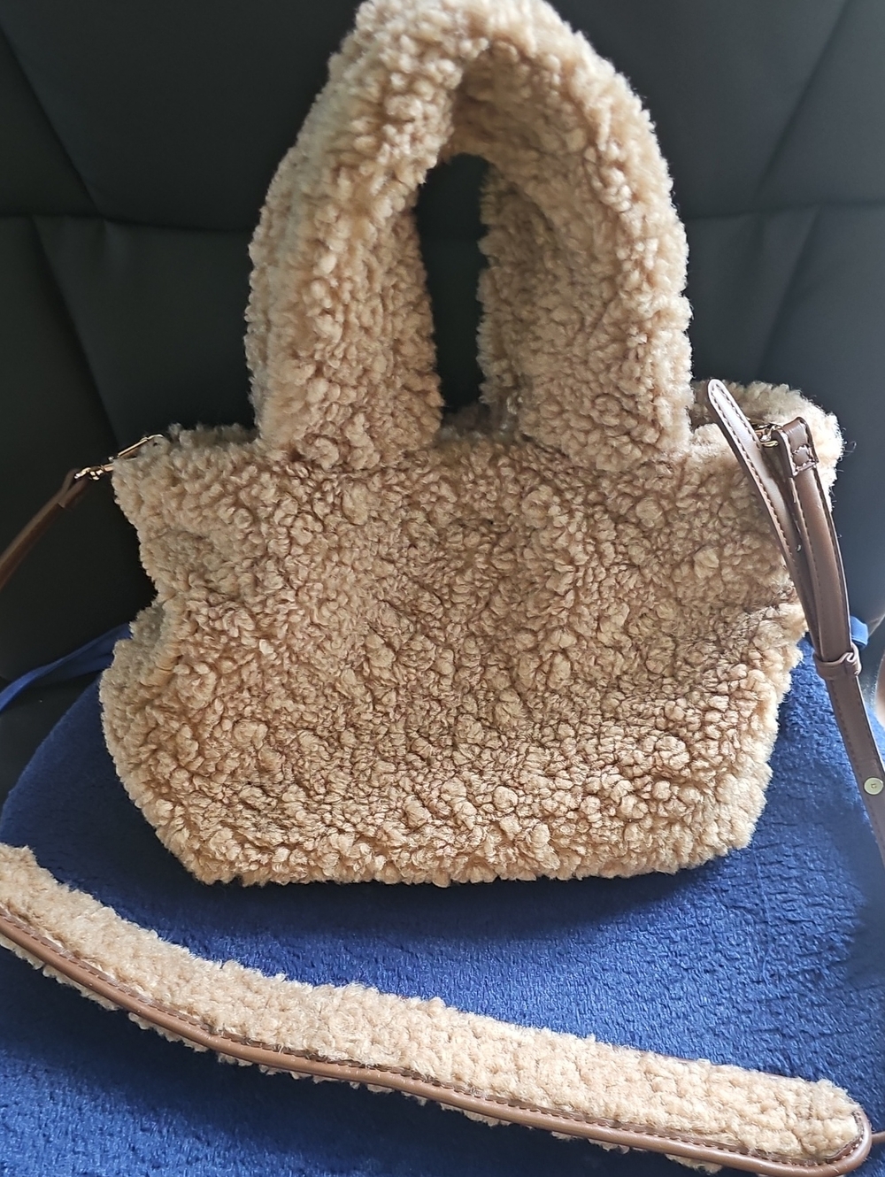Laundry Shelli Segal Los Angeles Fuzzy Tan Beige Sherpa Tote Purse Crossbody Bag